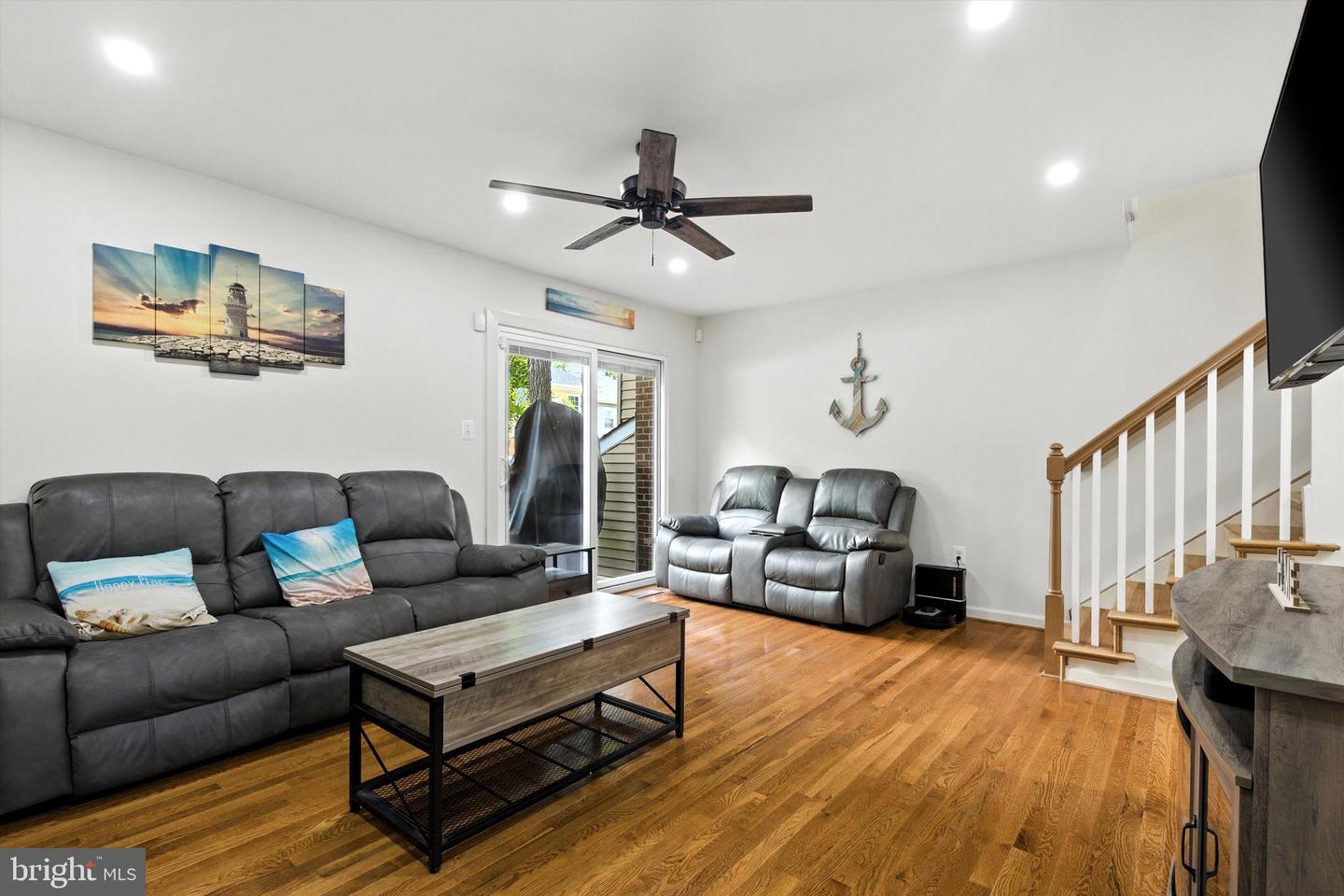 4388 ENSBROOK LN, WOODBRIDGE, Virginia 22193, 3 Bedrooms Bedrooms, 7 Rooms Rooms,2 BathroomsBathrooms,Residential,For sale,4388 ENSBROOK LN,VAPW2101028 MLS # VAPW2101028