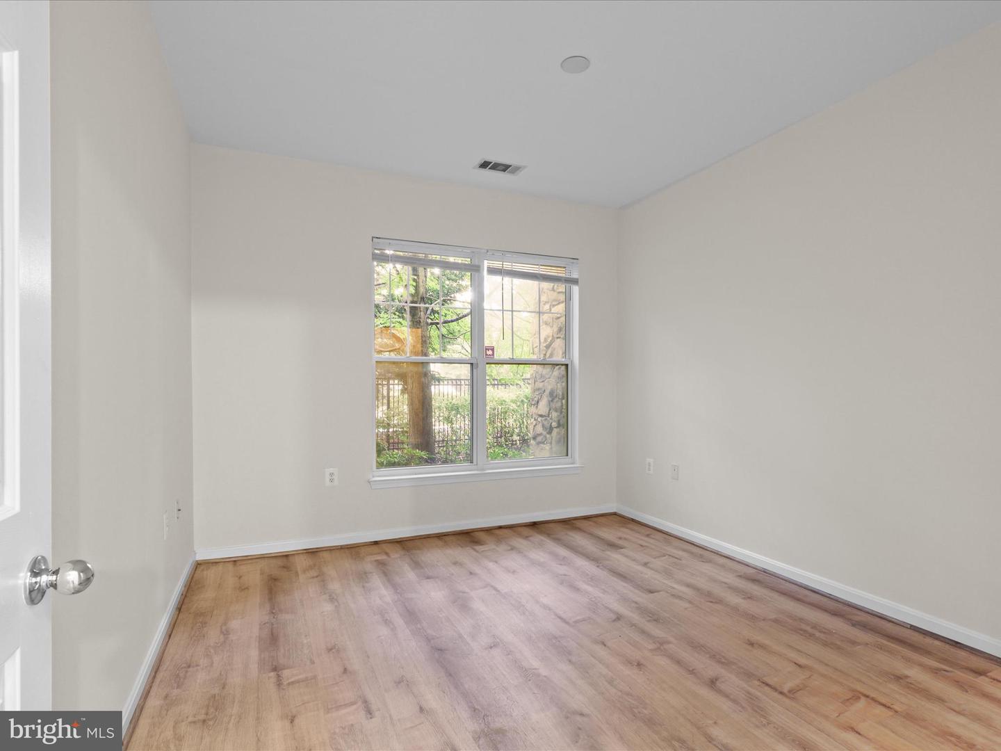 5126-A BRITTNEY ELYSE CIR #A, CENTREVILLE, Virginia 20120, 1 Bedroom Bedrooms, 2 Rooms Rooms,1 BathroomBathrooms,Residential,For sale,5126-A BRITTNEY ELYSE CIR #A,VAFX2260038 MLS # VAFX2260038 5126-A BRITTNEY ELYSE CIR #A, CENTREVILLE, Virginia 20120, 1 Bedroom Bedrooms, 2 Rooms Rooms,1 BathroomBathrooms,Residential,For sale,5126-A BRITTNEY ELYSE CIR #A,VAFX2260038 MLS # VAFX2260038