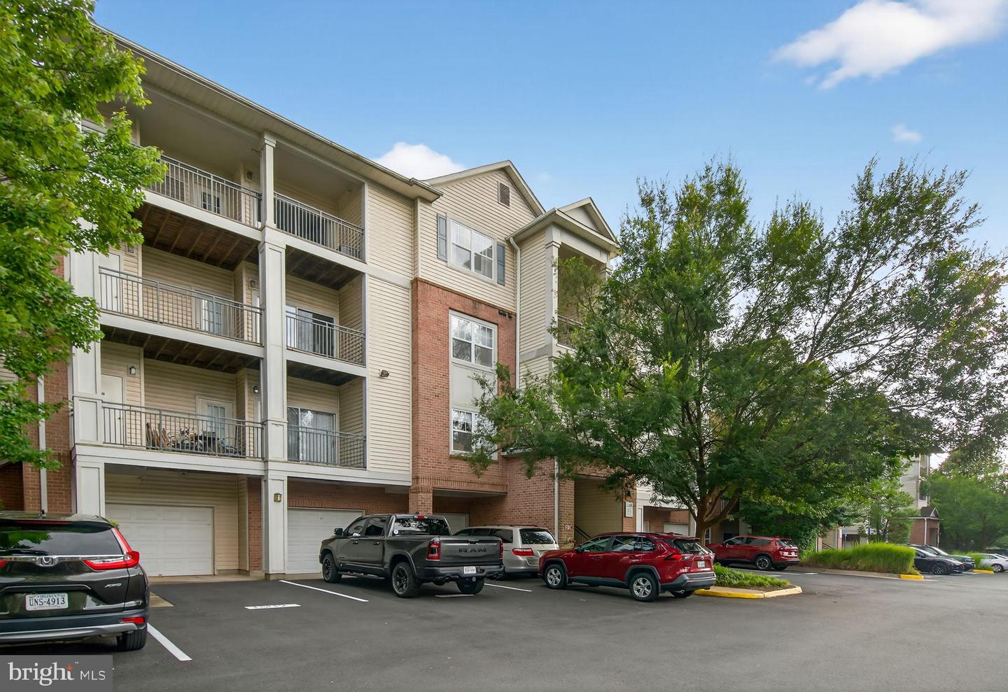 12148 GARDEN GROVE CIR #403, FAIRFAX, Virginia 22030, 2 Bedrooms Bedrooms, 4 Rooms Rooms,2 BathroomsBathrooms,Residential,For sale,12148 GARDEN GROVE CIR #403,VAFX2260072 MLS # VAFX2260072