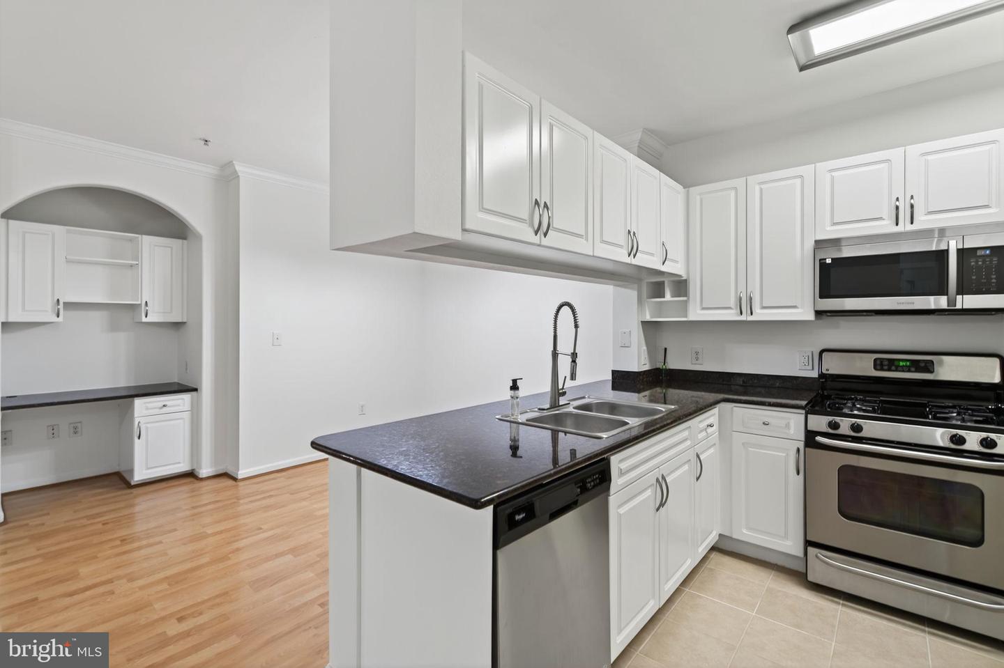 12148 GARDEN GROVE CIR #403, FAIRFAX, Virginia 22030, 2 Bedrooms Bedrooms, 4 Rooms Rooms,2 BathroomsBathrooms,Residential,For sale,12148 GARDEN GROVE CIR #403,VAFX2260072 MLS # VAFX2260072
