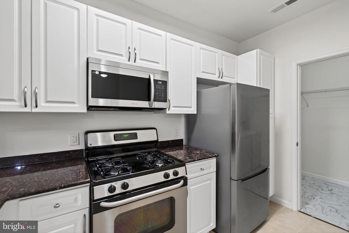 12148 GARDEN GROVE CIR #403, FAIRFAX, Virginia 22030, 2 Bedrooms Bedrooms, 4 Rooms Rooms,2 BathroomsBathrooms,Residential,For sale,12148 GARDEN GROVE CIR #403,VAFX2260072 MLS # VAFX2260072