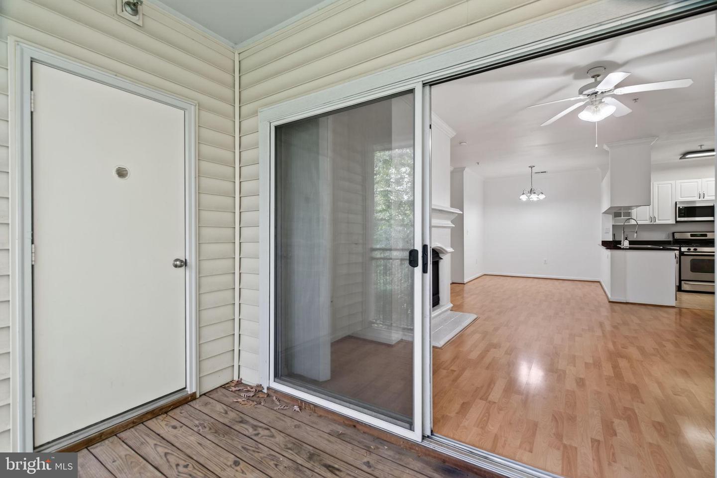 12148 GARDEN GROVE CIR #403, FAIRFAX, Virginia 22030, 2 Bedrooms Bedrooms, 4 Rooms Rooms,2 BathroomsBathrooms,Residential,For sale,12148 GARDEN GROVE CIR #403,VAFX2260072 MLS # VAFX2260072