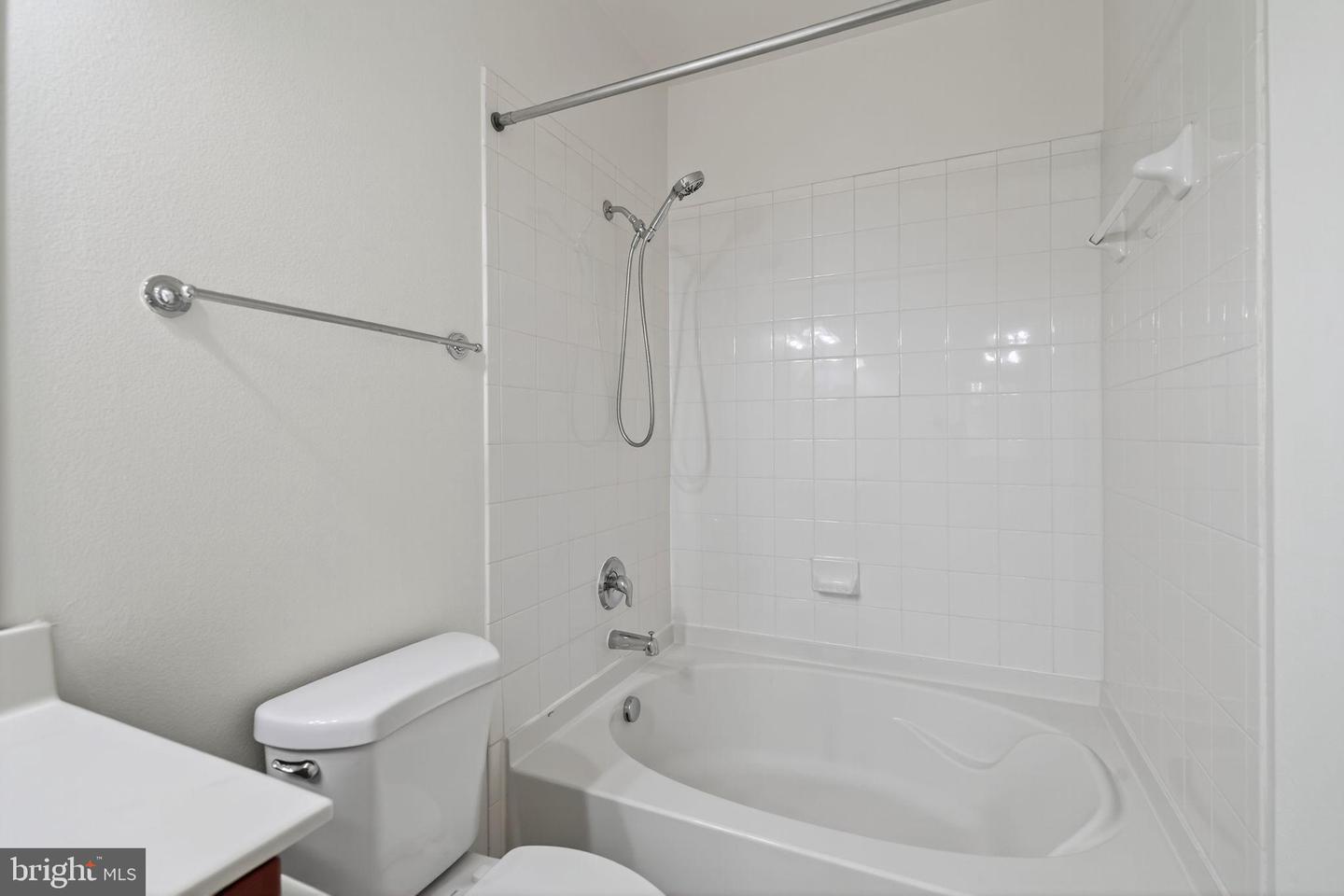 12148 GARDEN GROVE CIR #403, FAIRFAX, Virginia 22030, 2 Bedrooms Bedrooms, 4 Rooms Rooms,2 BathroomsBathrooms,Residential,For sale,12148 GARDEN GROVE CIR #403,VAFX2260072 MLS # VAFX2260072