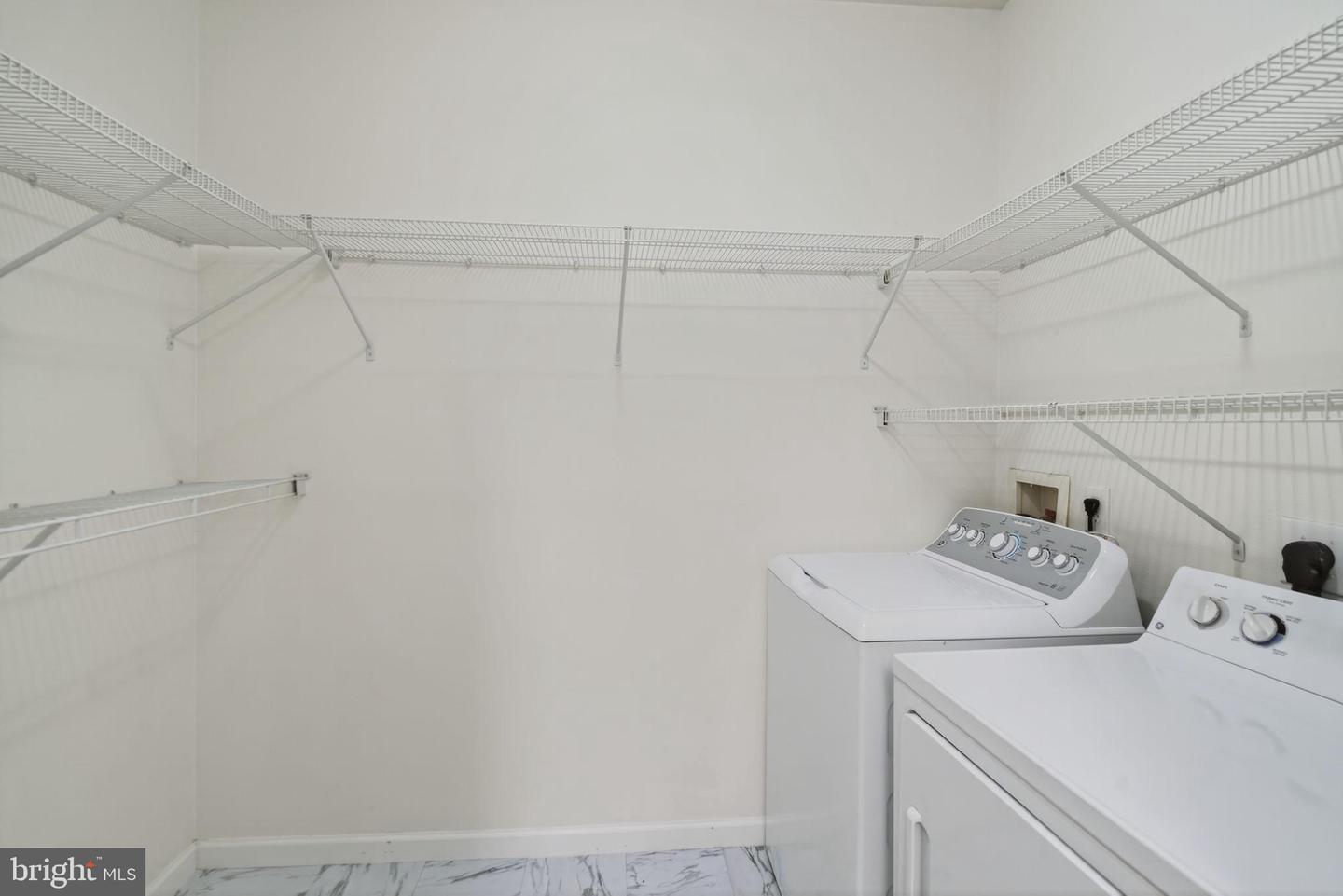 12148 GARDEN GROVE CIR #403, FAIRFAX, Virginia 22030, 2 Bedrooms Bedrooms, 4 Rooms Rooms,2 BathroomsBathrooms,Residential,For sale,12148 GARDEN GROVE CIR #403,VAFX2260072 MLS # VAFX2260072