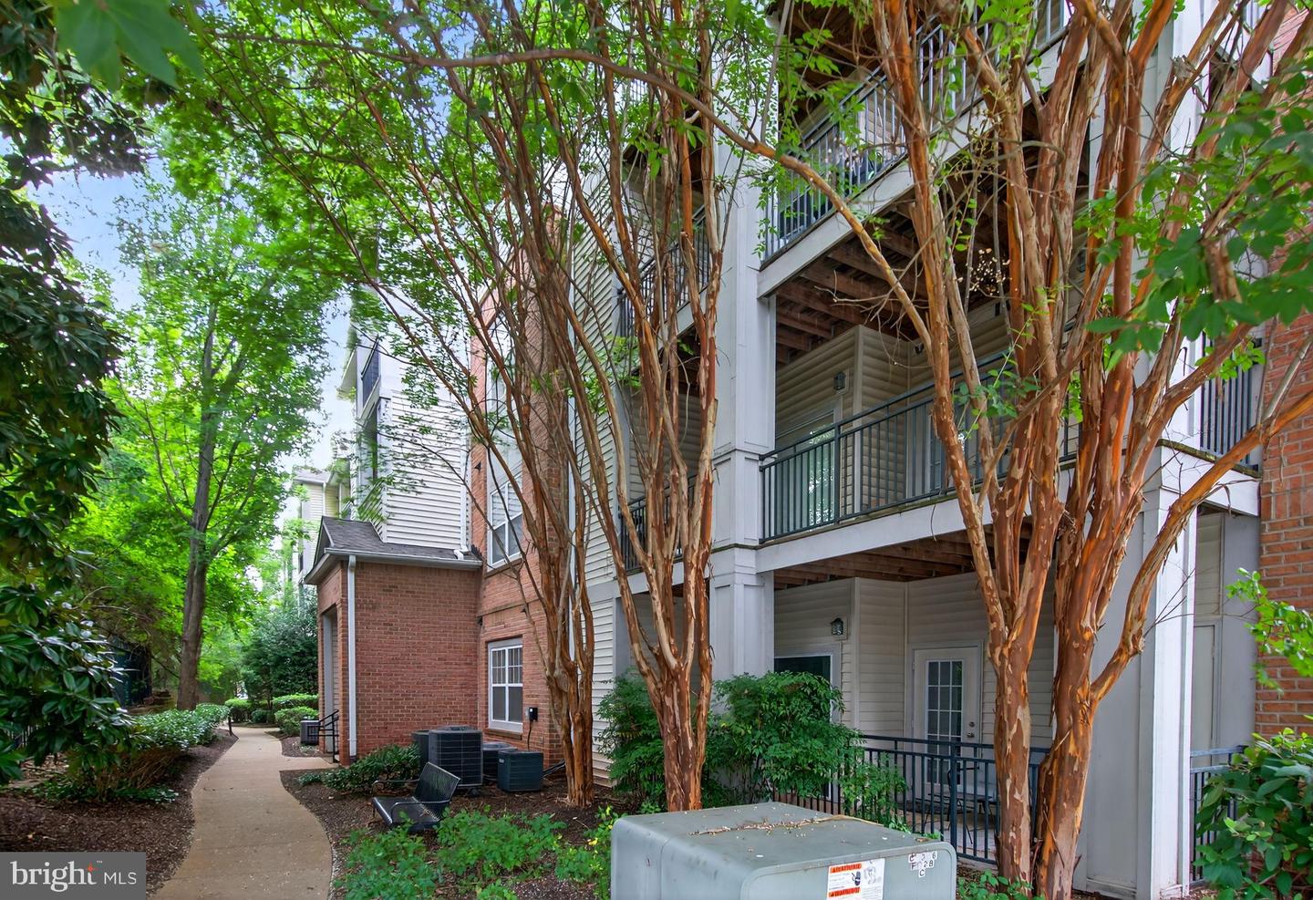 12148 GARDEN GROVE CIR #403, FAIRFAX, Virginia 22030, 2 Bedrooms Bedrooms, 4 Rooms Rooms,2 BathroomsBathrooms,Residential,For sale,12148 GARDEN GROVE CIR #403,VAFX2260072 MLS # VAFX2260072