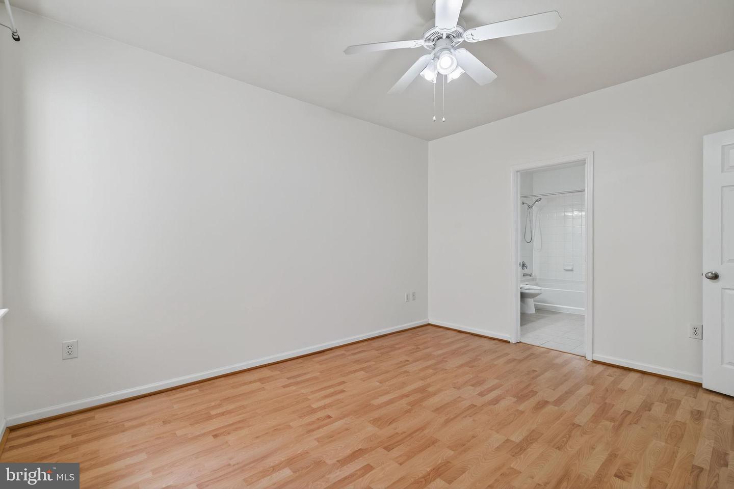 12148 GARDEN GROVE CIR #403, FAIRFAX, Virginia 22030, 2 Bedrooms Bedrooms, 4 Rooms Rooms,2 BathroomsBathrooms,Residential,For sale,12148 GARDEN GROVE CIR #403,VAFX2260072 MLS # VAFX2260072