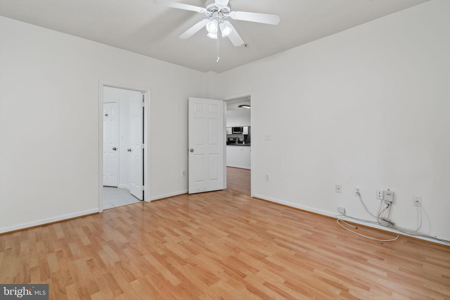 12148 GARDEN GROVE CIR #403, FAIRFAX, Virginia 22030, 2 Bedrooms Bedrooms, 4 Rooms Rooms,2 BathroomsBathrooms,Residential,For sale,12148 GARDEN GROVE CIR #403,VAFX2260072 MLS # VAFX2260072