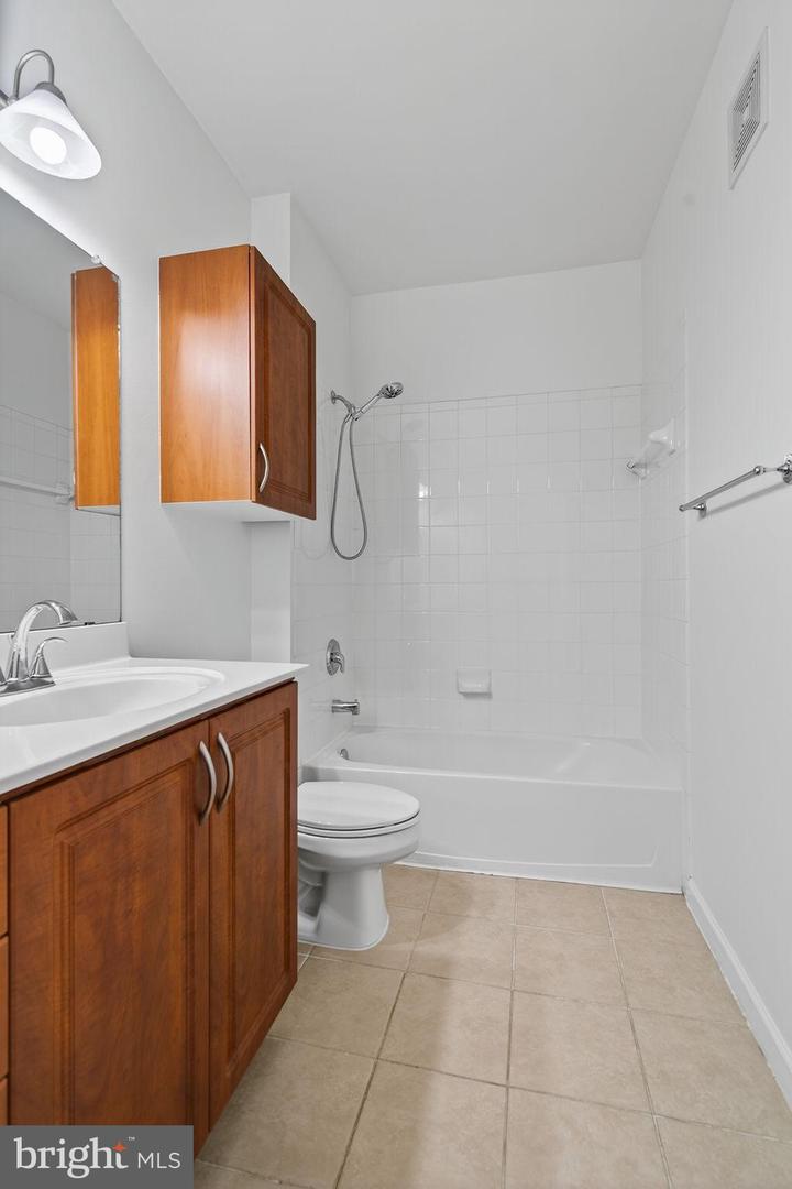 12148 GARDEN GROVE CIR #403, FAIRFAX, Virginia 22030, 2 Bedrooms Bedrooms, 4 Rooms Rooms,2 BathroomsBathrooms,Residential,For sale,12148 GARDEN GROVE CIR #403,VAFX2260072 MLS # VAFX2260072