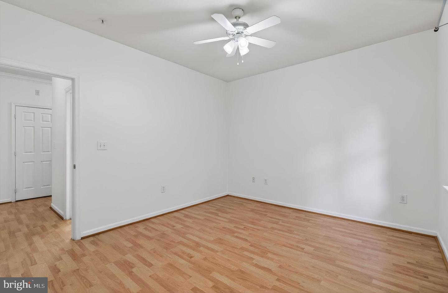 12148 GARDEN GROVE CIR #403, FAIRFAX, Virginia 22030, 2 Bedrooms Bedrooms, 4 Rooms Rooms,2 BathroomsBathrooms,Residential,For sale,12148 GARDEN GROVE CIR #403,VAFX2260072 MLS # VAFX2260072