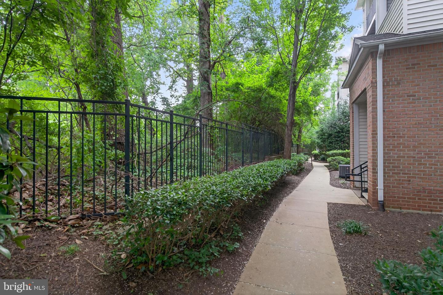 12148 GARDEN GROVE CIR #403, FAIRFAX, Virginia 22030, 2 Bedrooms Bedrooms, 4 Rooms Rooms,2 BathroomsBathrooms,Residential,For sale,12148 GARDEN GROVE CIR #403,VAFX2260072 MLS # VAFX2260072