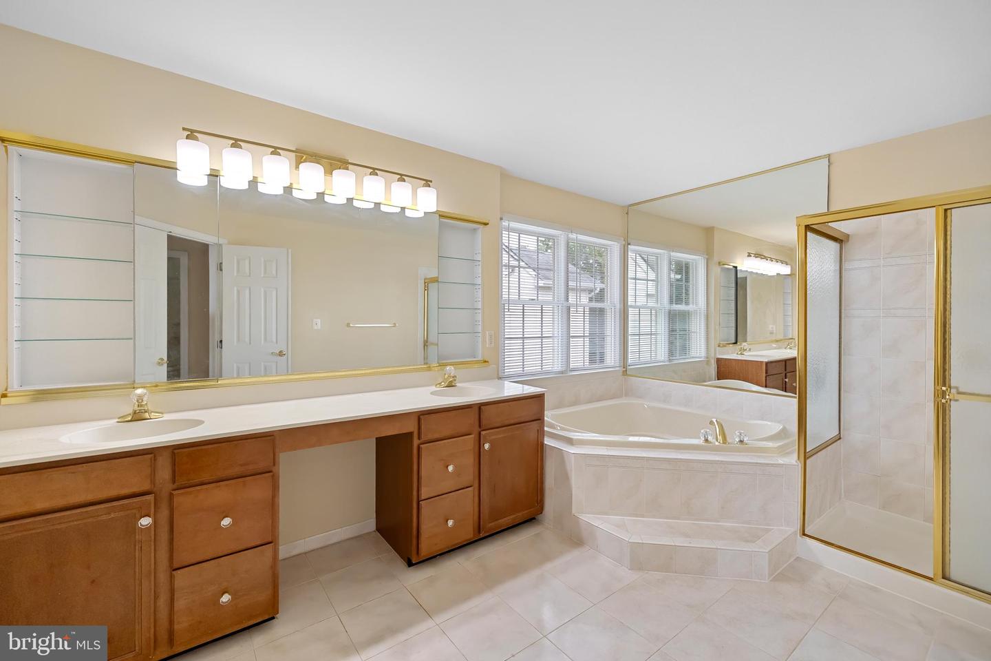42667 FREEDOM ST, CHANTILLY, Virginia 20152, 6 Bedrooms Bedrooms, ,5 BathroomsBathrooms,Residential,For sale,42667 FREEDOM ST,VALO2104200 MLS # VALO2104200