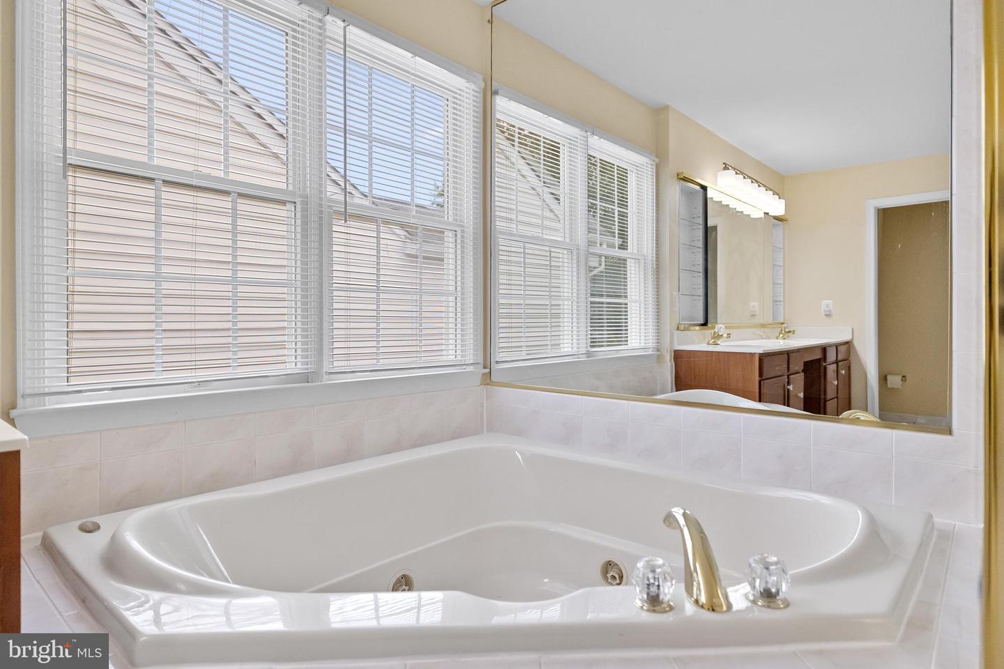 42667 FREEDOM ST, CHANTILLY, Virginia 20152, 6 Bedrooms Bedrooms, ,5 BathroomsBathrooms,Residential,For sale,42667 FREEDOM ST,VALO2104200 MLS # VALO2104200