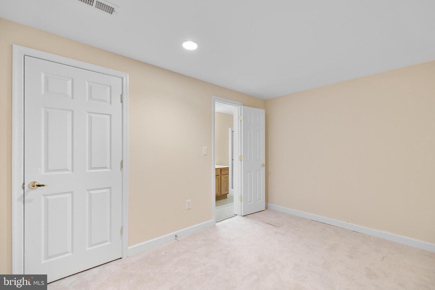 42667 FREEDOM ST, CHANTILLY, Virginia 20152, 6 Bedrooms Bedrooms, ,5 BathroomsBathrooms,Residential,For sale,42667 FREEDOM ST,VALO2104200 MLS # VALO2104200