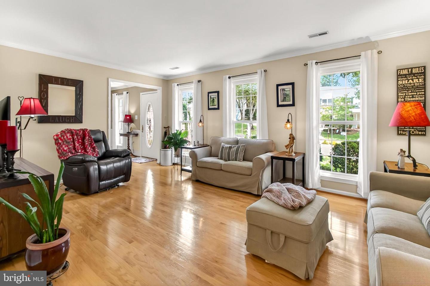 3466 GRAMBELL CT, WOODBRIDGE, Virginia 22192, 5 Bedrooms Bedrooms, 14 Rooms Rooms,2 BathroomsBathrooms,Residential,For sale,3466 GRAMBELL CT,VAPW2101090 MLS # VAPW2101090