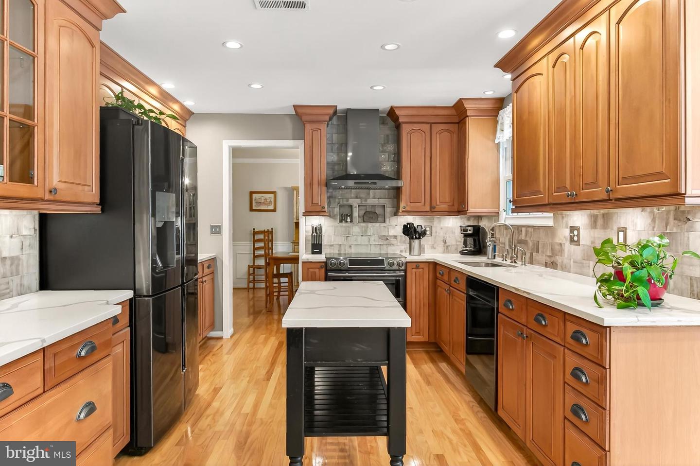 3466 GRAMBELL CT, WOODBRIDGE, Virginia 22192, 5 Bedrooms Bedrooms, 14 Rooms Rooms,2 BathroomsBathrooms,Residential,For sale,3466 GRAMBELL CT,VAPW2101090 MLS # VAPW2101090