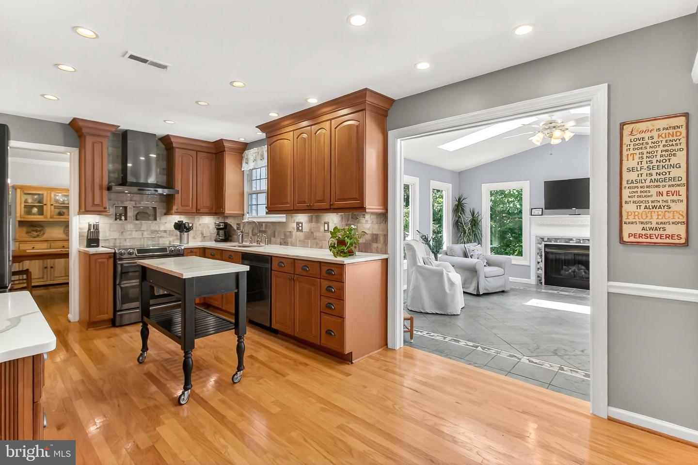 3466 GRAMBELL CT, WOODBRIDGE, Virginia 22192, 5 Bedrooms Bedrooms, 14 Rooms Rooms,2 BathroomsBathrooms,Residential,For sale,3466 GRAMBELL CT,VAPW2101090 MLS # VAPW2101090