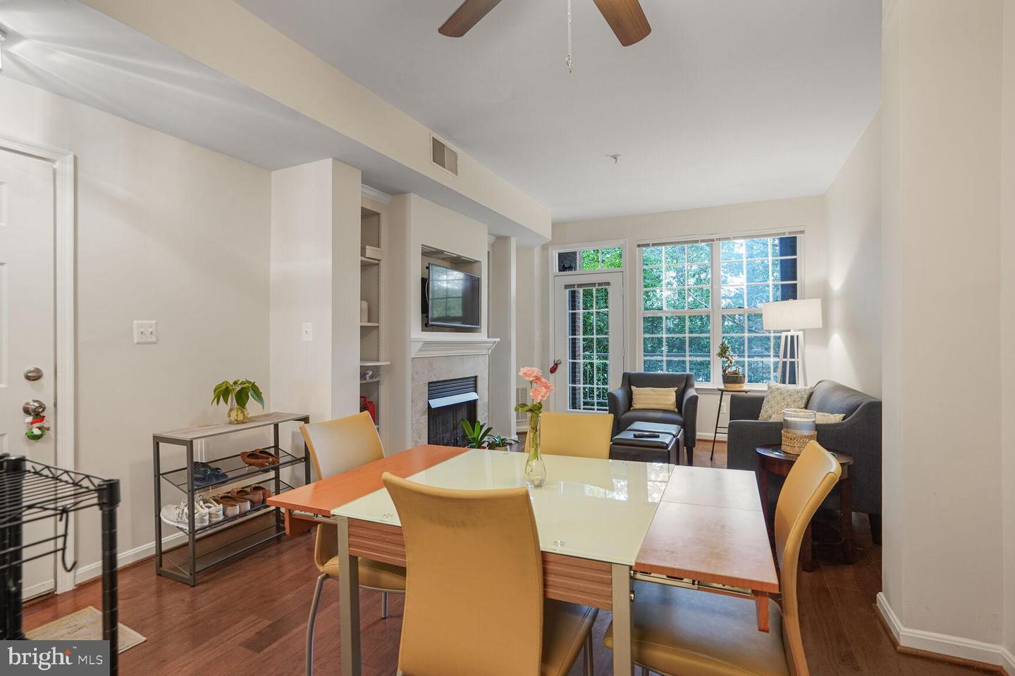 2663 MANHATTAN PL #111, VIENNA, Virginia 22180, 2 Bedrooms Bedrooms, ,2 BathroomsBathrooms,Residential,For sale,2663 MANHATTAN PL #111,VAFX2260282 MLS # VAFX2260282