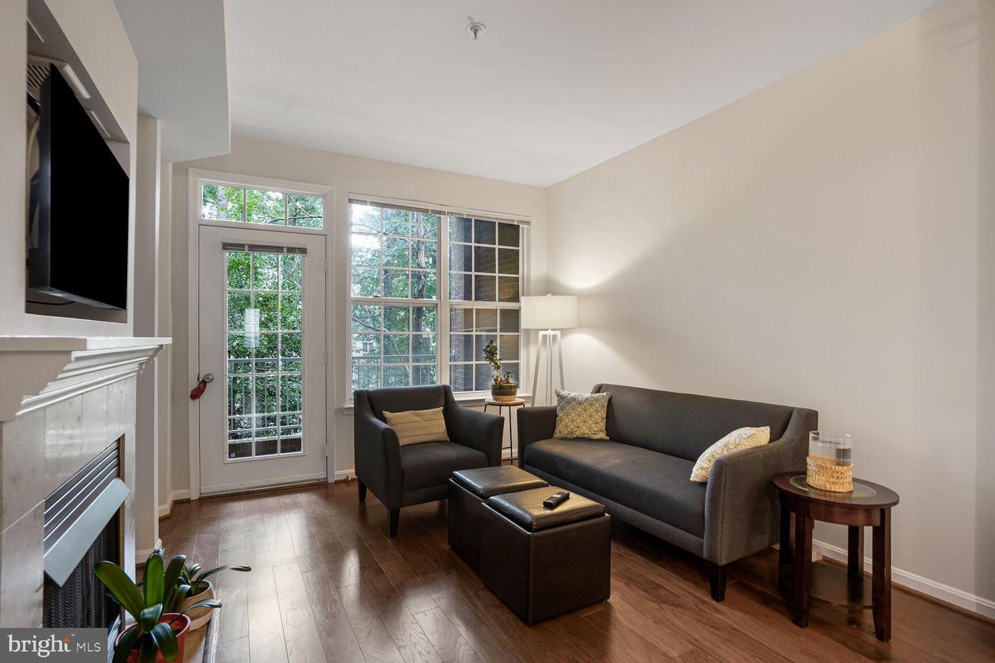 2663 MANHATTAN PL #111, VIENNA, Virginia 22180, 2 Bedrooms Bedrooms, ,2 BathroomsBathrooms,Residential,For sale,2663 MANHATTAN PL #111,VAFX2260282 MLS # VAFX2260282