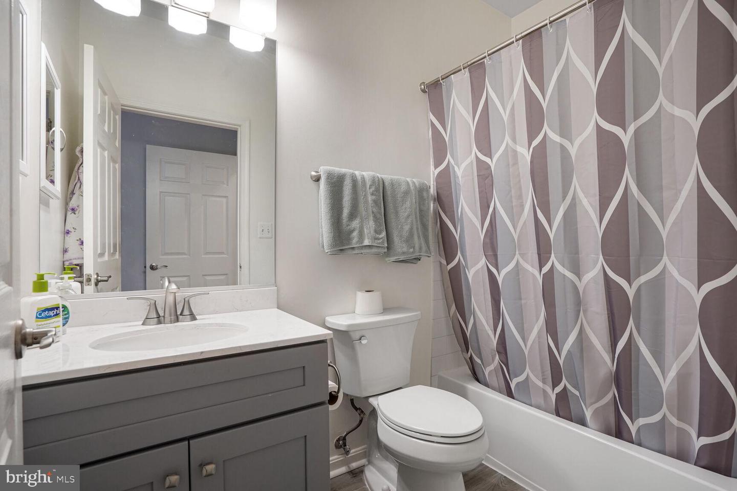 2663 MANHATTAN PL #111, VIENNA, Virginia 22180, 2 Bedrooms Bedrooms, ,2 BathroomsBathrooms,Residential,For sale,2663 MANHATTAN PL #111,VAFX2260282 MLS # VAFX2260282