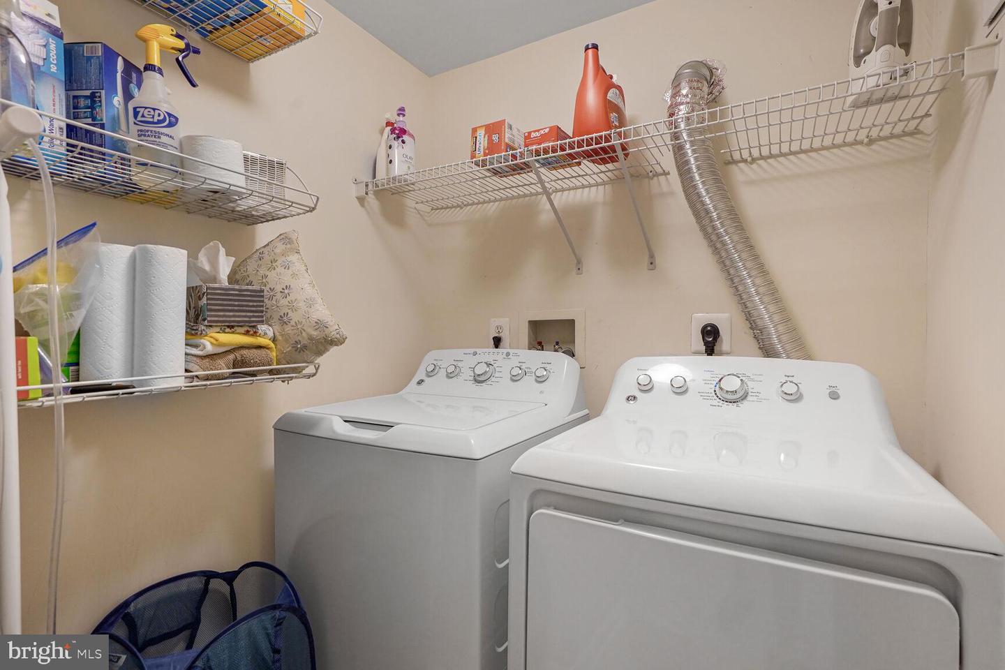 2663 MANHATTAN PL #111, VIENNA, Virginia 22180, 2 Bedrooms Bedrooms, ,2 BathroomsBathrooms,Residential,For sale,2663 MANHATTAN PL #111,VAFX2260282 MLS # VAFX2260282