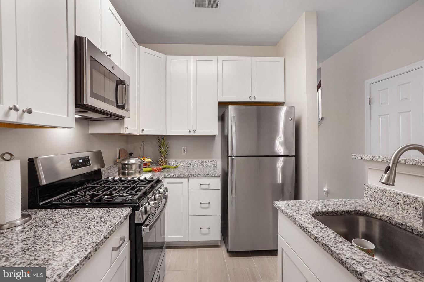 2663 MANHATTAN PL #111, VIENNA, Virginia 22180, 2 Bedrooms Bedrooms, ,2 BathroomsBathrooms,Residential,For sale,2663 MANHATTAN PL #111,VAFX2260282 MLS # VAFX2260282