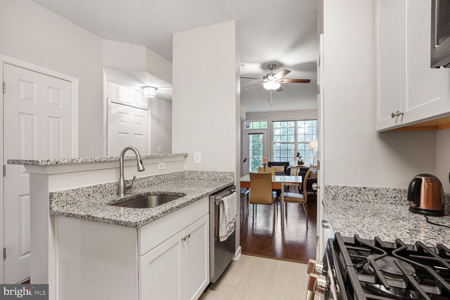 2663 MANHATTAN PL #111, VIENNA, Virginia 22180, 2 Bedrooms Bedrooms, ,2 BathroomsBathrooms,Residential,For sale,2663 MANHATTAN PL #111,VAFX2260282 MLS # VAFX2260282