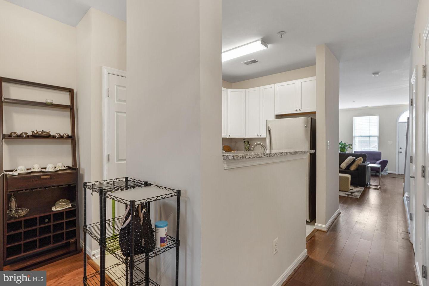 2663 MANHATTAN PL #111, VIENNA, Virginia 22180, 2 Bedrooms Bedrooms, ,2 BathroomsBathrooms,Residential,For sale,2663 MANHATTAN PL #111,VAFX2260282 MLS # VAFX2260282