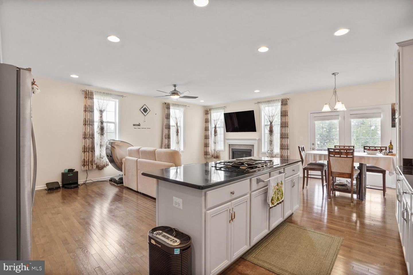 43179 MITCHAM SQ, ASHBURN, Virginia 20148, 3 Bedrooms Bedrooms, ,2 BathroomsBathrooms,Residential,For sale,43179 MITCHAM SQ,VALO2104256 MLS # VALO2104256