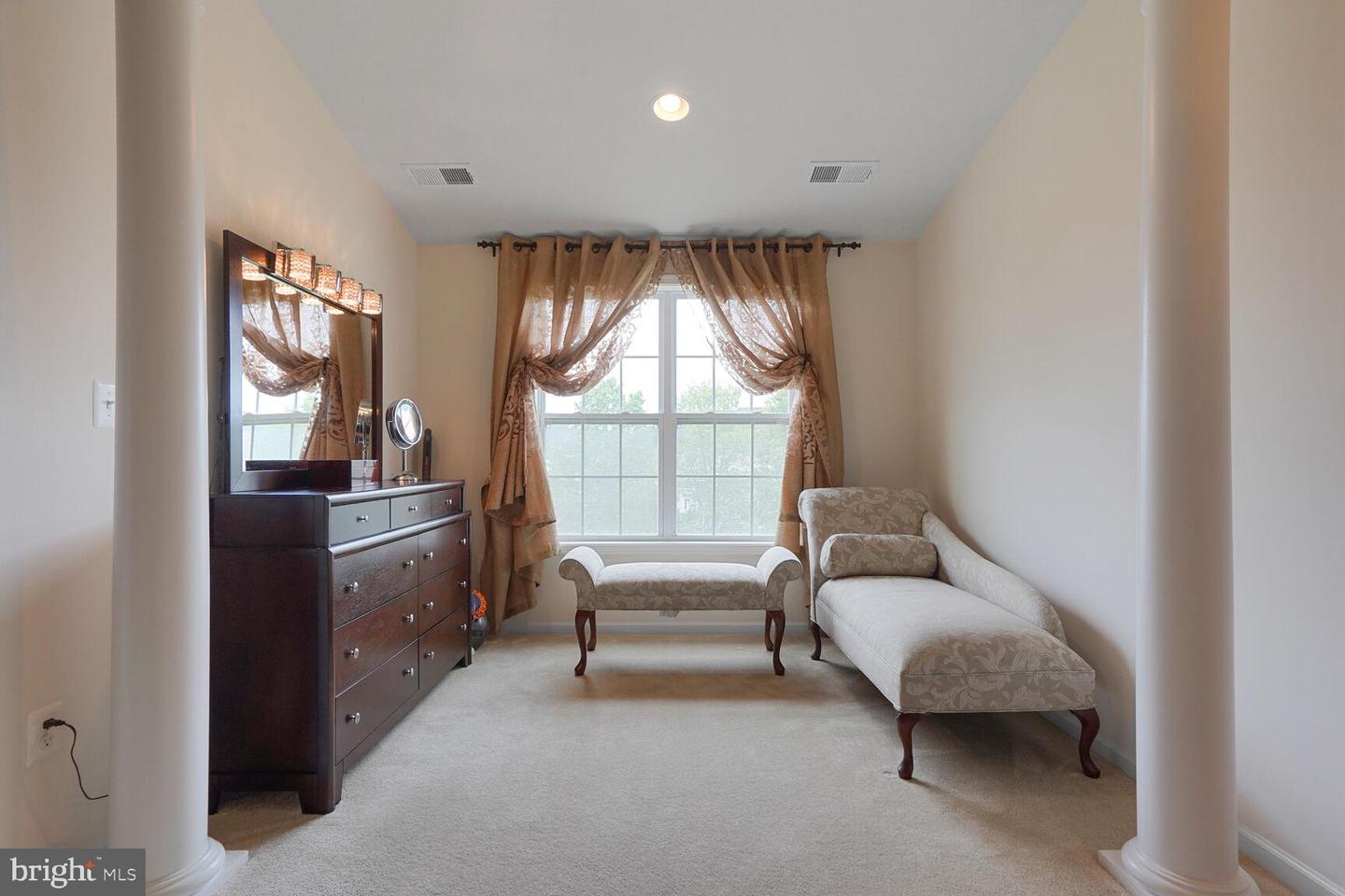 43179 MITCHAM SQ, ASHBURN, Virginia 20148, 3 Bedrooms Bedrooms, ,2 BathroomsBathrooms,Residential,For sale,43179 MITCHAM SQ,VALO2104256 MLS # VALO2104256