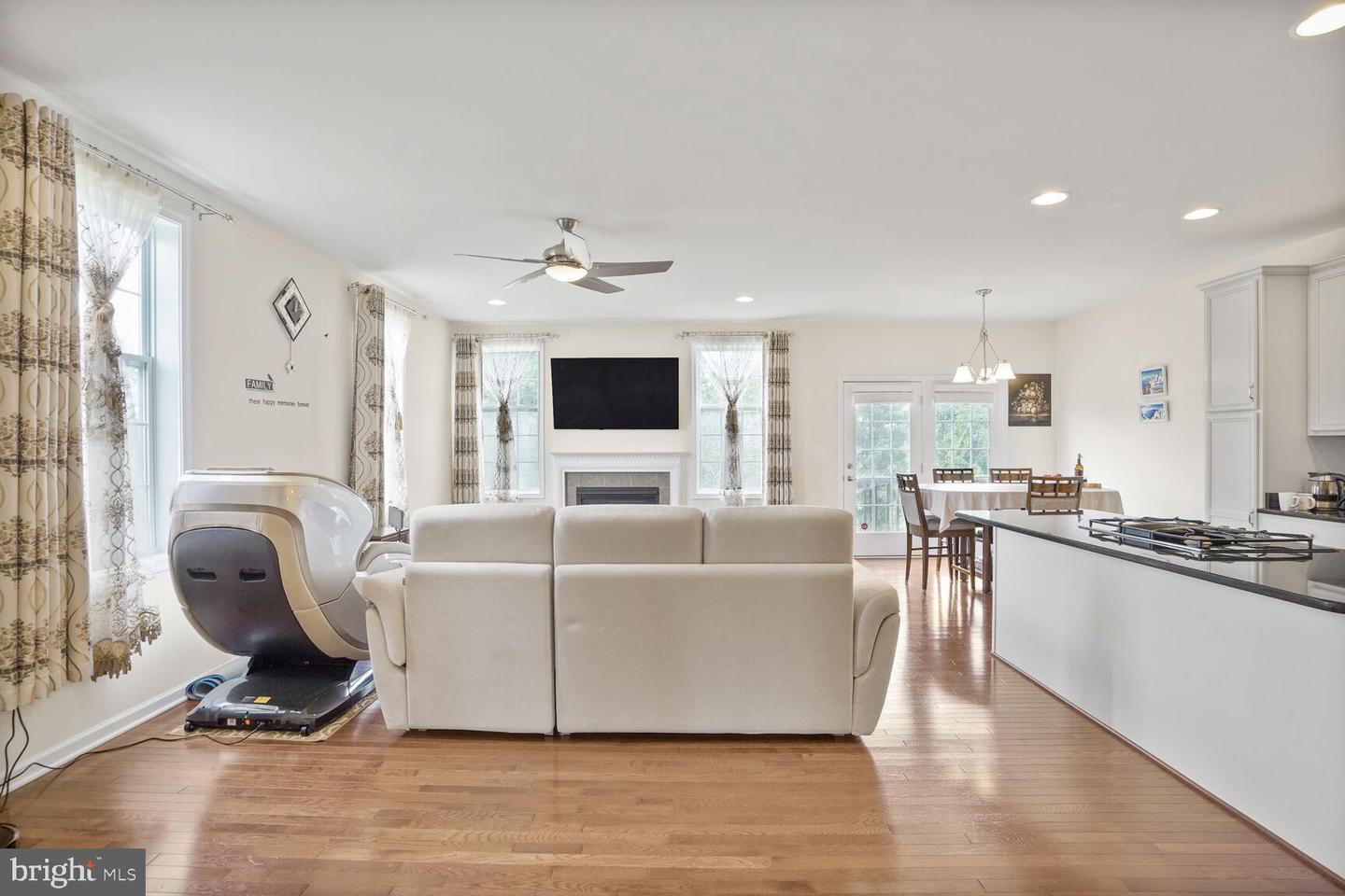 43179 MITCHAM SQ, ASHBURN, Virginia 20148, 3 Bedrooms Bedrooms, ,2 BathroomsBathrooms,Residential,For sale,43179 MITCHAM SQ,VALO2104256 MLS # VALO2104256