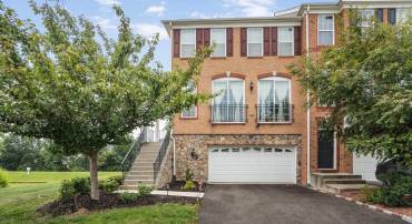 43179 MITCHAM SQ, ASHBURN, Virginia 20148, 3 Bedrooms Bedrooms, ,2 BathroomsBathrooms,Residential,For sale,43179 MITCHAM SQ,VALO2104256 MLS # VALO2104256