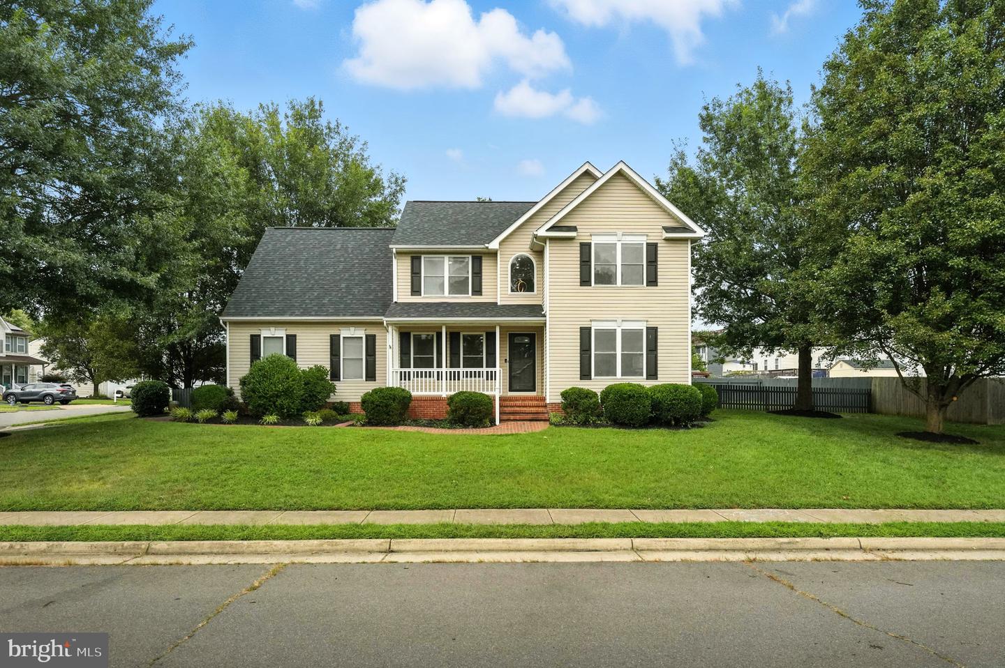 2 SUNSET RIDGE LN, FREDERICKSBURG, Virginia 22405, 4 Bedrooms Bedrooms, ,2 BathroomsBathrooms,Residential,For sale,2 SUNSET RIDGE LN,VAST2041678 MLS # VAST2041678