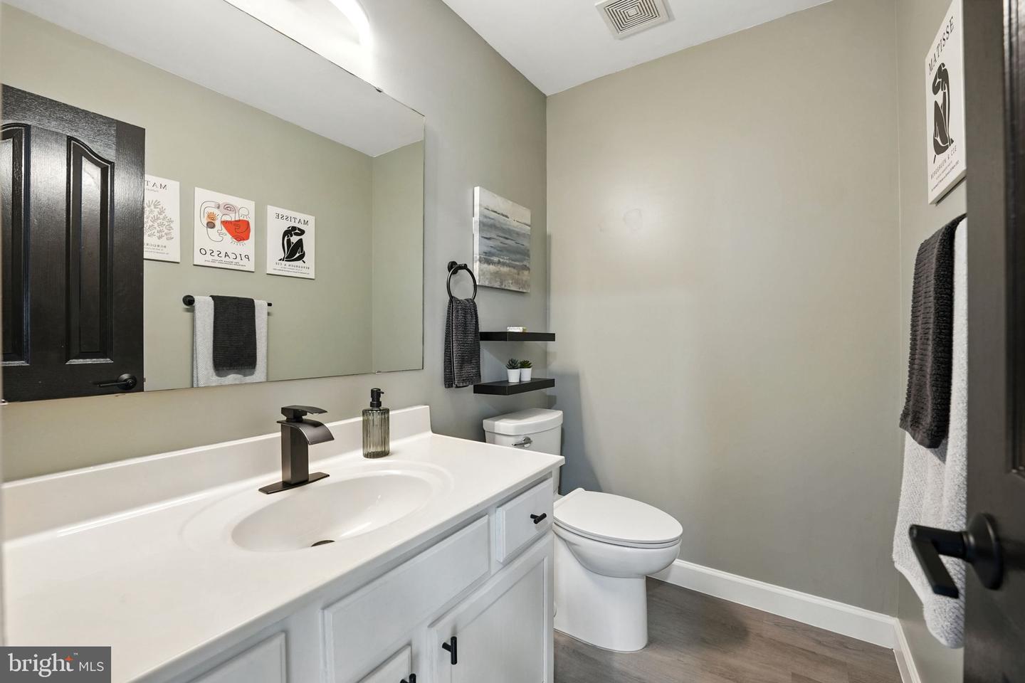 2 SUNSET RIDGE LN, FREDERICKSBURG, Virginia 22405, 4 Bedrooms Bedrooms, ,2 BathroomsBathrooms,Residential,For sale,2 SUNSET RIDGE LN,VAST2041678 MLS # VAST2041678