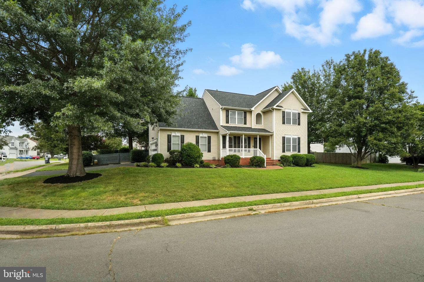 2 SUNSET RIDGE LN, FREDERICKSBURG, Virginia 22405, 4 Bedrooms Bedrooms, ,2 BathroomsBathrooms,Residential,For sale,2 SUNSET RIDGE LN,VAST2041678 MLS # VAST2041678