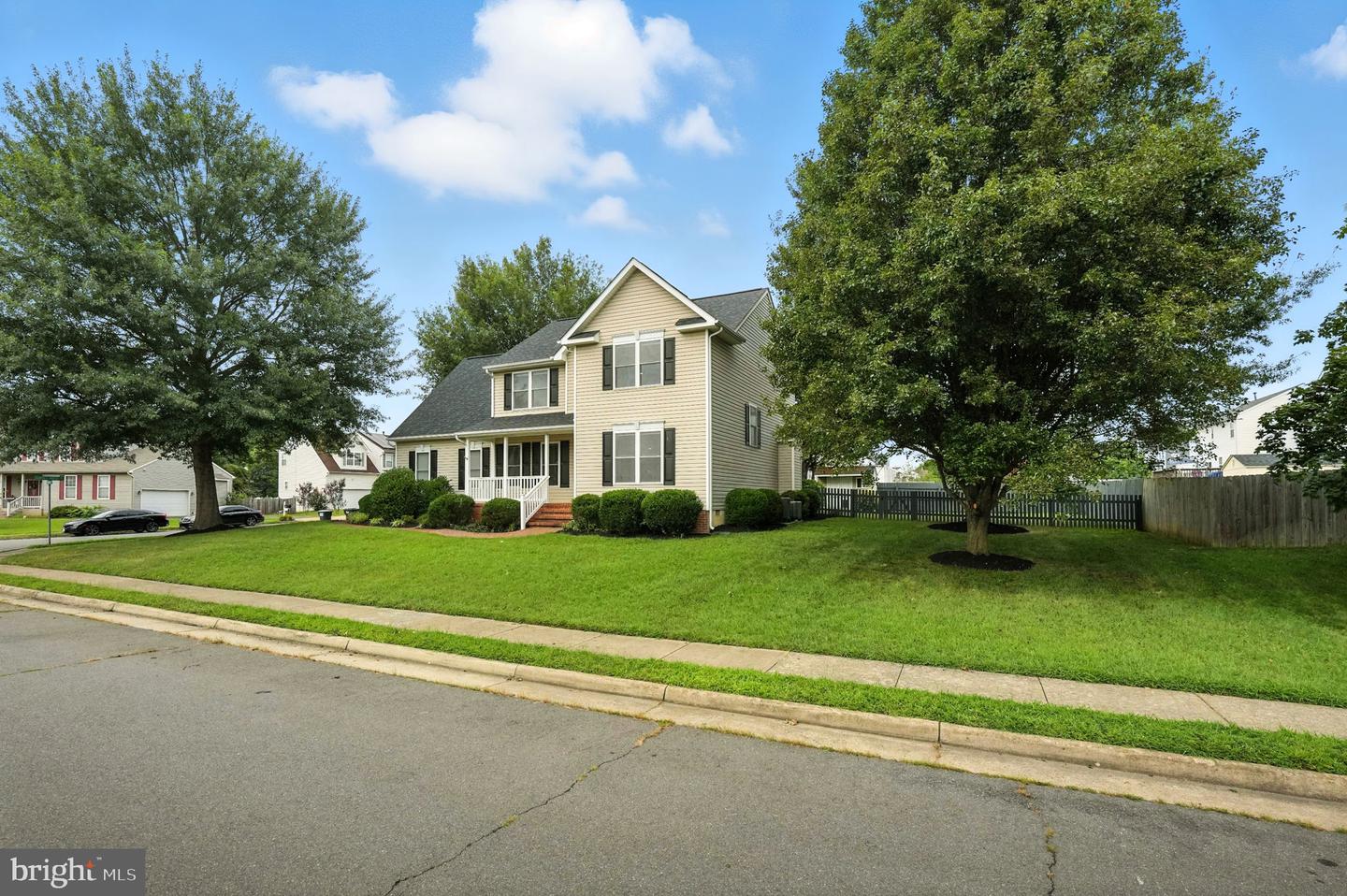 2 SUNSET RIDGE LN, FREDERICKSBURG, Virginia 22405, 4 Bedrooms Bedrooms, ,2 BathroomsBathrooms,Residential,For sale,2 SUNSET RIDGE LN,VAST2041678 MLS # VAST2041678