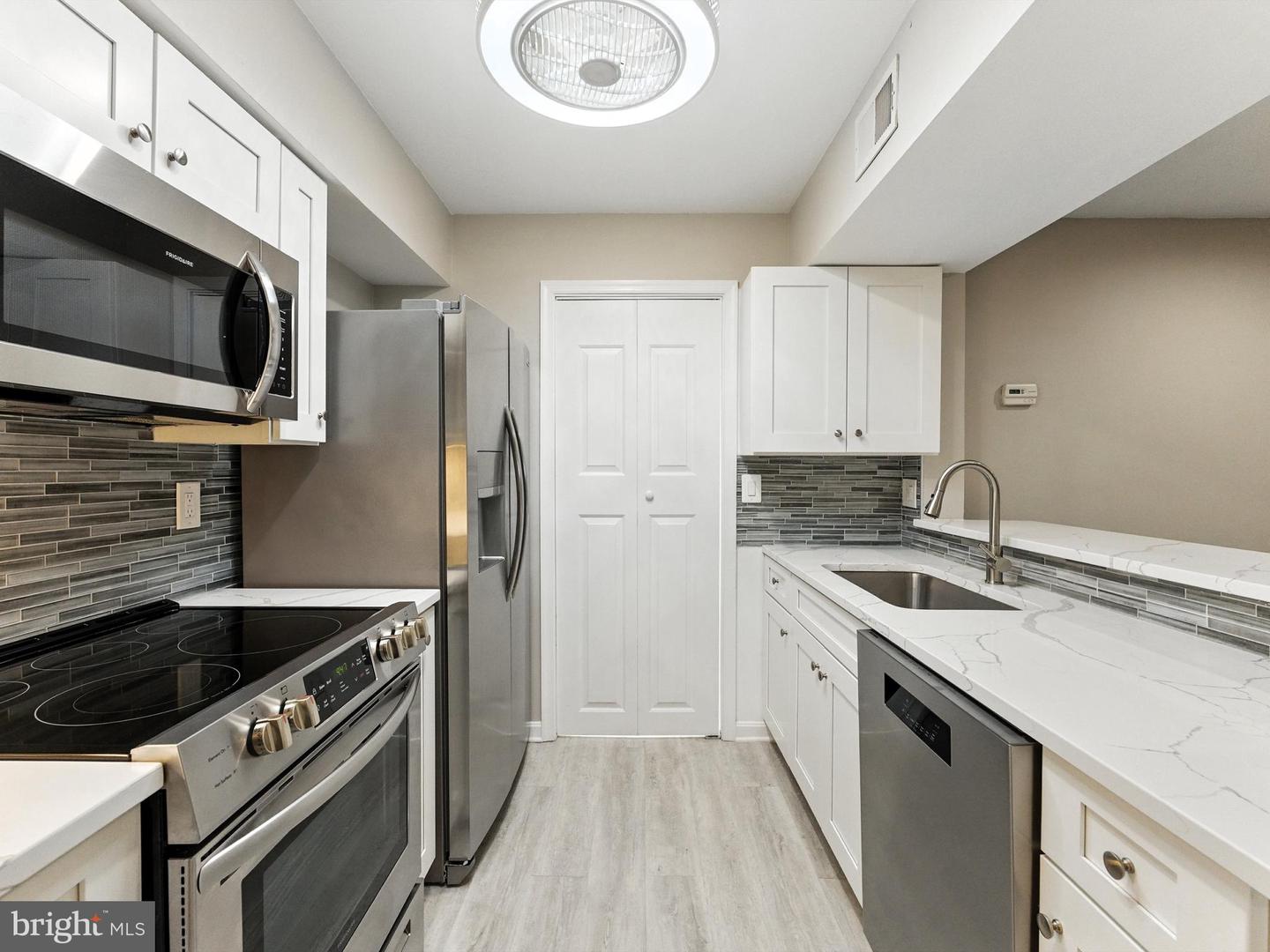 3391 LAKESIDE VIEW DR #20-5, FALLS CHURCH, Virginia 22041, 2 Bedrooms Bedrooms, ,2 BathroomsBathrooms,Residential,For sale,3391 LAKESIDE VIEW DR #20-5,VAFX2260494 MLS # VAFX2260494