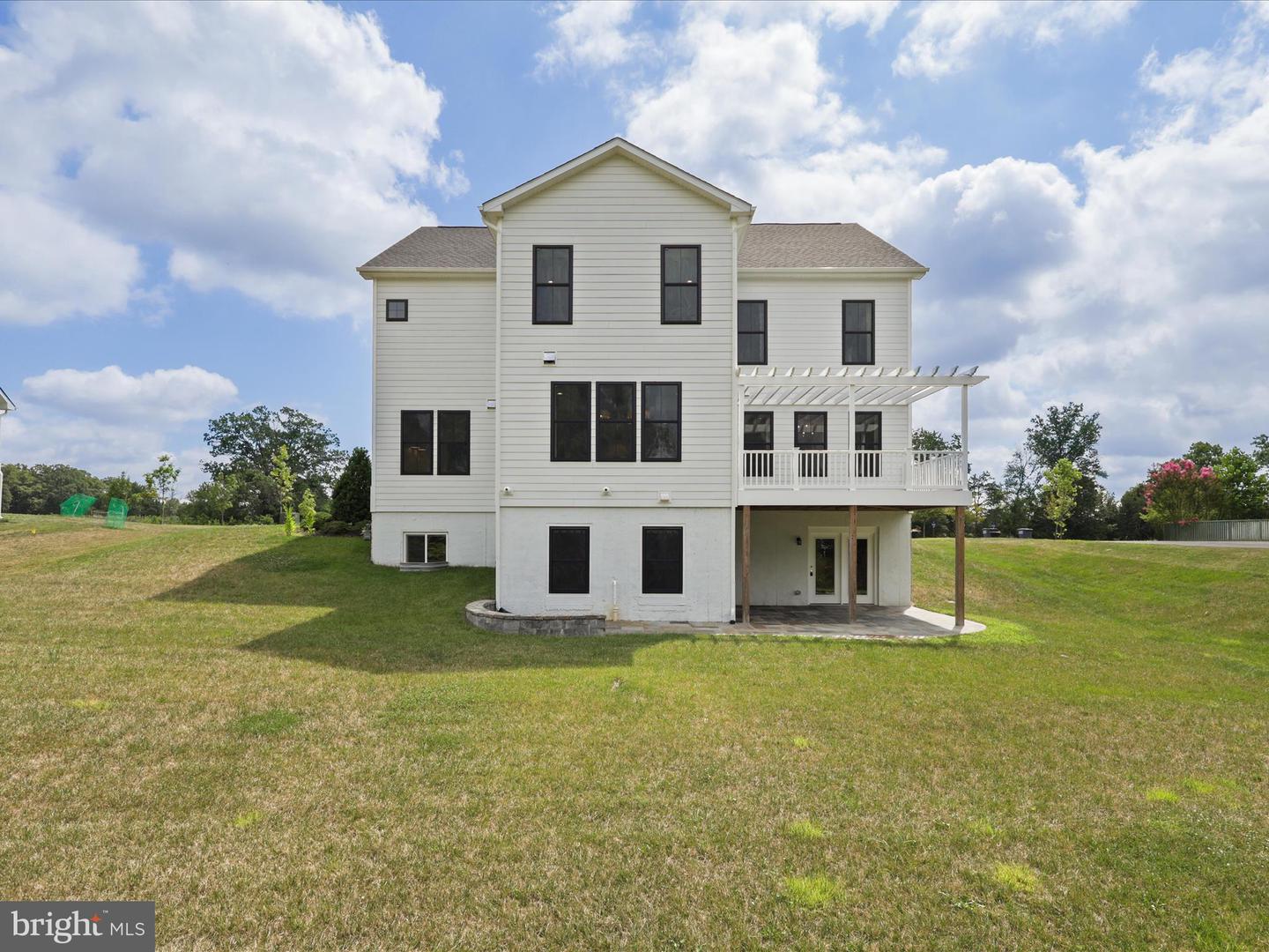 23369 WALKING WOODS LN, ALDIE, Virginia 20105, 6 Bedrooms Bedrooms, ,5 BathroomsBathrooms,Residential,For sale,23369 WALKING WOODS LN,VALO2104270 MLS # VALO2104270