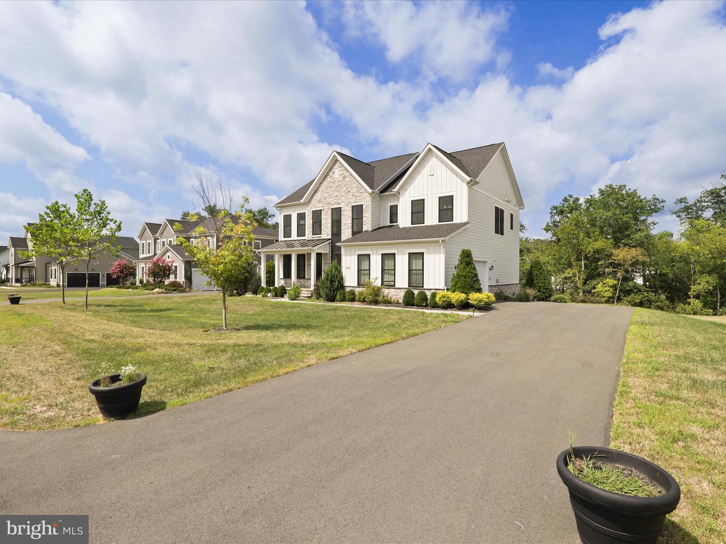 23369 WALKING WOODS LN, ALDIE, Virginia 20105, 6 Bedrooms Bedrooms, ,5 BathroomsBathrooms,Residential,For sale,23369 WALKING WOODS LN,VALO2104270 MLS # VALO2104270