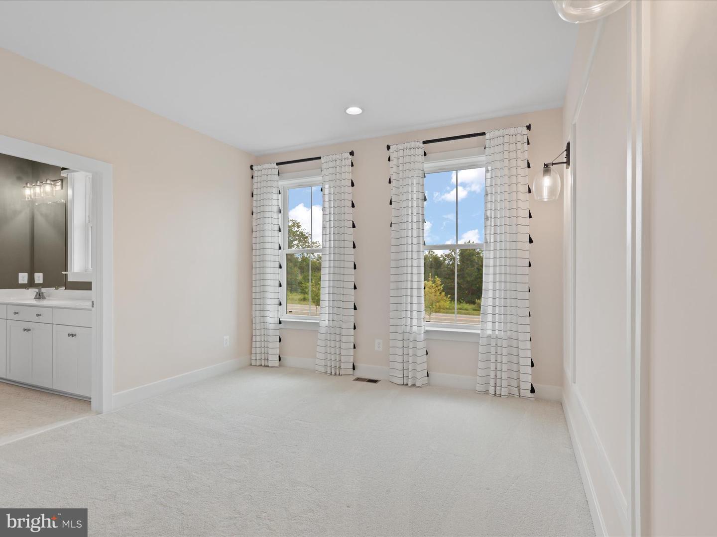 23369 WALKING WOODS LN, ALDIE, Virginia 20105, 6 Bedrooms Bedrooms, ,5 BathroomsBathrooms,Residential,For sale,23369 WALKING WOODS LN,VALO2104270 MLS # VALO2104270