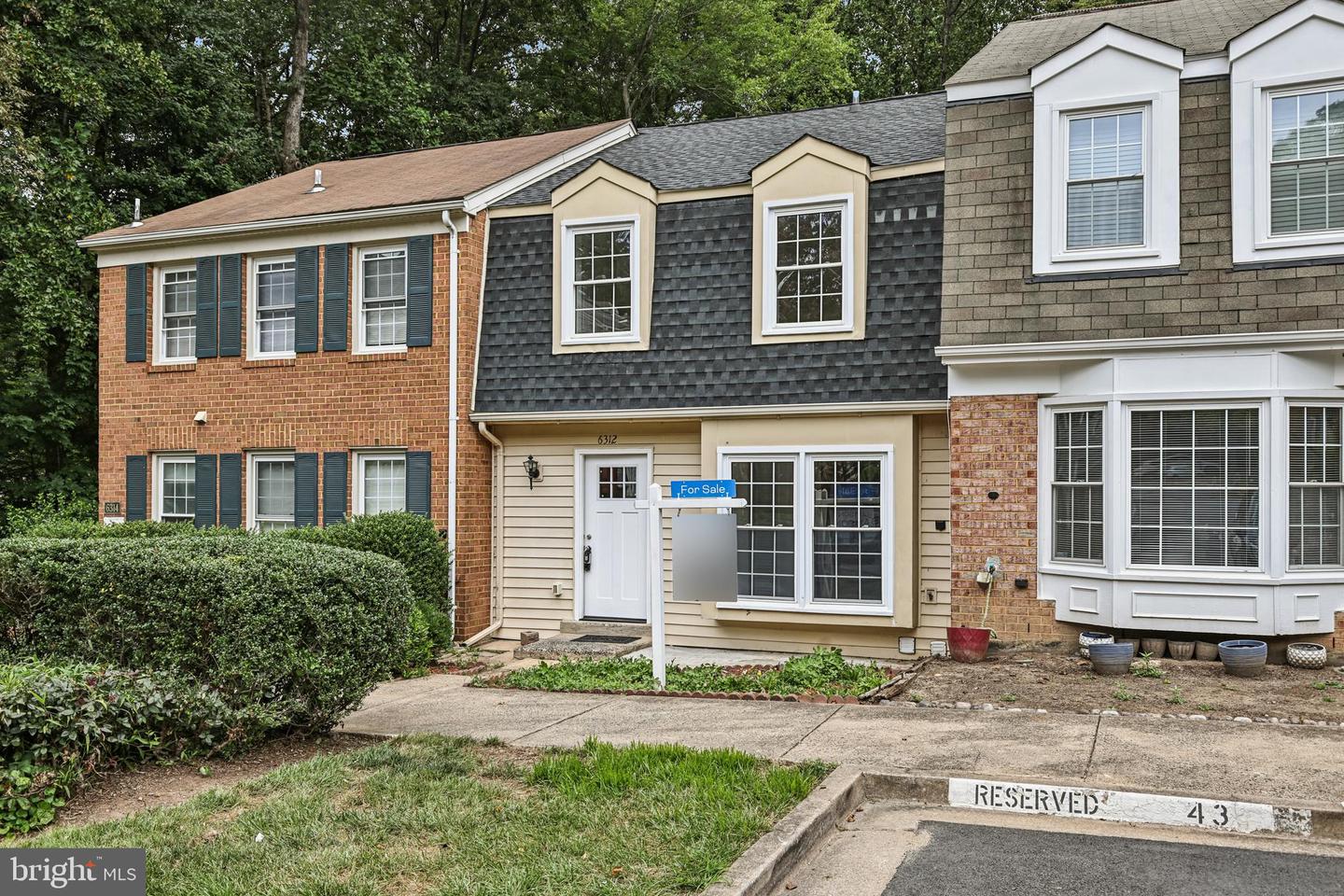 6312 TEAKWOOD CT, BURKE, Virginia 22015, 4 Bedrooms Bedrooms, 8 Rooms Rooms,3 BathroomsBathrooms,Residential,For sale,6312 TEAKWOOD CT,VAFX2260546 MLS # VAFX2260546