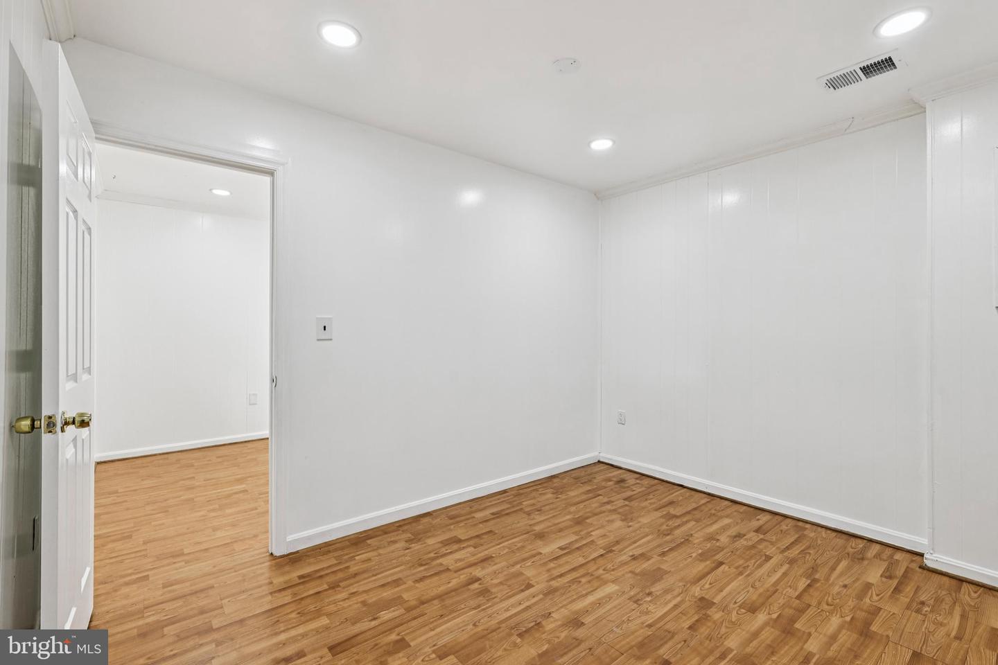 6312 TEAKWOOD CT, BURKE, Virginia 22015, 4 Bedrooms Bedrooms, 8 Rooms Rooms,3 BathroomsBathrooms,Residential,For sale,6312 TEAKWOOD CT,VAFX2260546 MLS # VAFX2260546