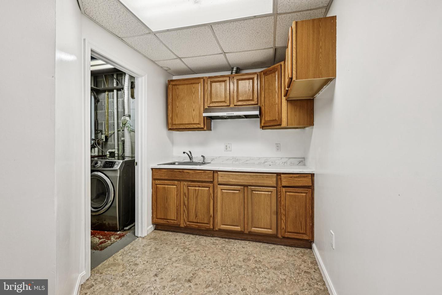6312 TEAKWOOD CT, BURKE, Virginia 22015, 4 Bedrooms Bedrooms, 8 Rooms Rooms,3 BathroomsBathrooms,Residential,For sale,6312 TEAKWOOD CT,VAFX2260546 MLS # VAFX2260546