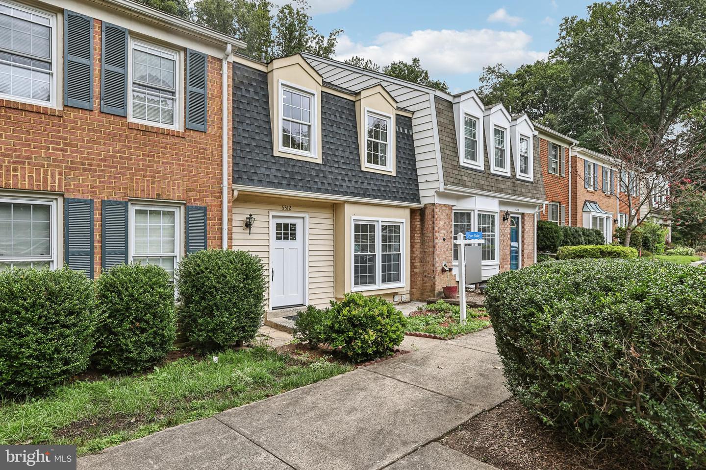 6312 TEAKWOOD CT, BURKE, Virginia 22015, 4 Bedrooms Bedrooms, 8 Rooms Rooms,3 BathroomsBathrooms,Residential,For sale,6312 TEAKWOOD CT,VAFX2260546 MLS # VAFX2260546