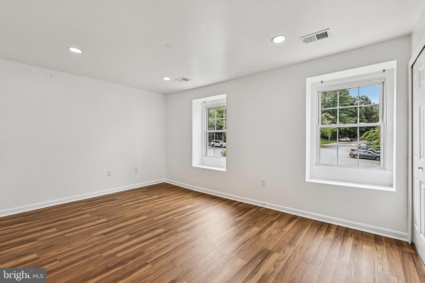 6312 TEAKWOOD CT, BURKE, Virginia 22015, 4 Bedrooms Bedrooms, 8 Rooms Rooms,3 BathroomsBathrooms,Residential,For sale,6312 TEAKWOOD CT,VAFX2260546 MLS # VAFX2260546