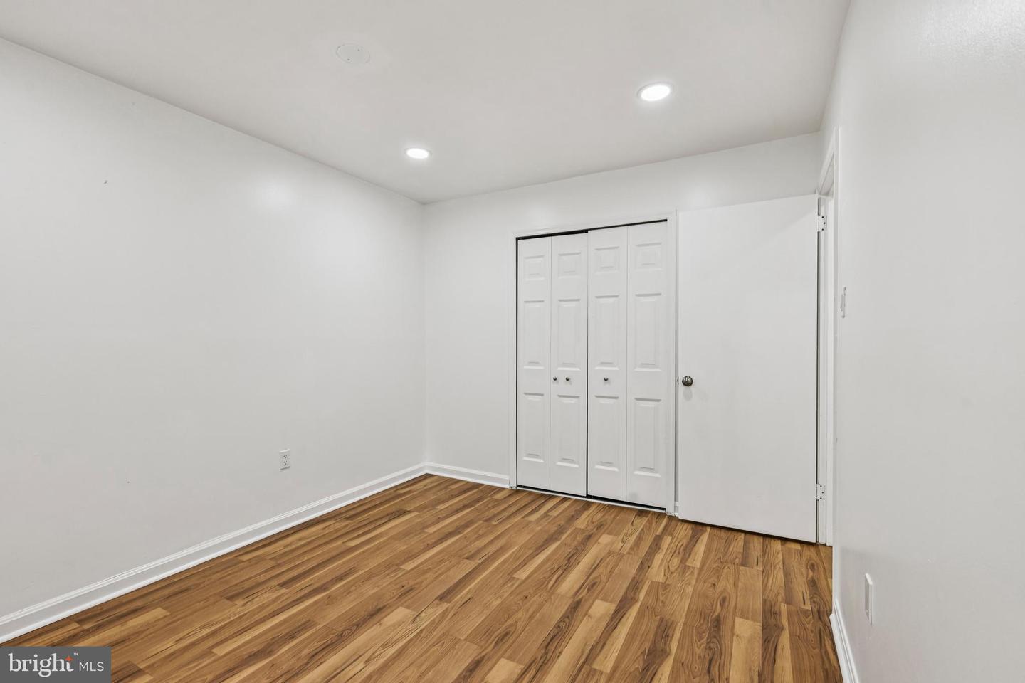6312 TEAKWOOD CT, BURKE, Virginia 22015, 4 Bedrooms Bedrooms, 8 Rooms Rooms,3 BathroomsBathrooms,Residential,For sale,6312 TEAKWOOD CT,VAFX2260546 MLS # VAFX2260546