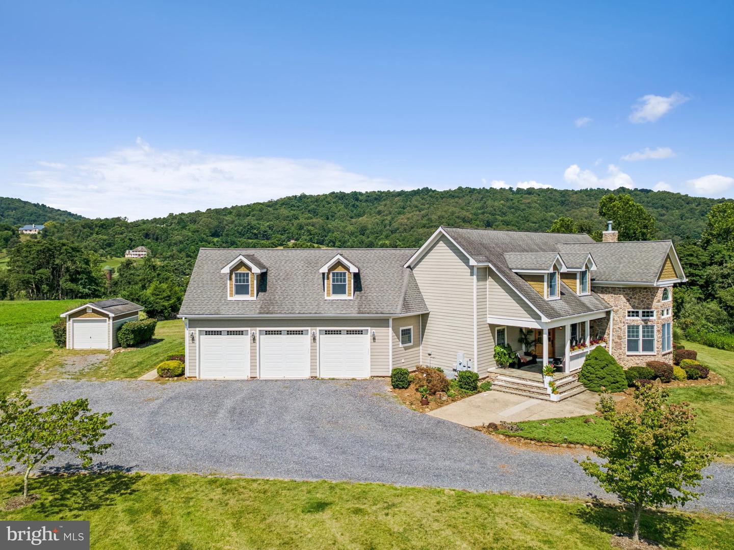 710 BOYDS MILL LN, BENTONVILLE, Virginia 22610, 4 Bedrooms Bedrooms, ,4 BathroomsBathrooms,Residential,For sale,710 BOYDS MILL LN,VAWR2011940 MLS # VAWR2011940