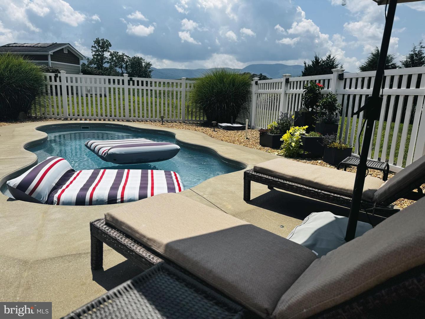 710 BOYDS MILL LN, BENTONVILLE, Virginia 22610, 4 Bedrooms Bedrooms, ,4 BathroomsBathrooms,Residential,For sale,710 BOYDS MILL LN,VAWR2011940 MLS # VAWR2011940