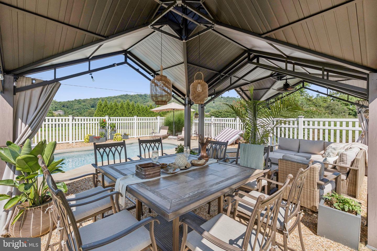 710 BOYDS MILL LN, BENTONVILLE, Virginia 22610, 4 Bedrooms Bedrooms, ,4 BathroomsBathrooms,Residential,For sale,710 BOYDS MILL LN,VAWR2011940 MLS # VAWR2011940