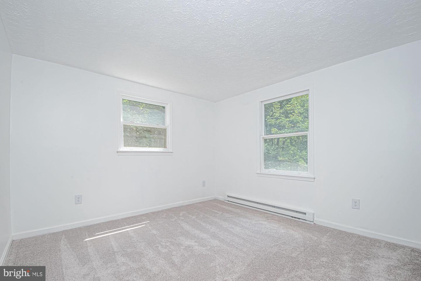 302 SUMMIT POINT DR, FRONT ROYAL, Virginia 22630, 3 Bedrooms Bedrooms, ,2 BathroomsBathrooms,Residential,For sale,302 SUMMIT POINT DR,VAWR2011942 MLS # VAWR2011942