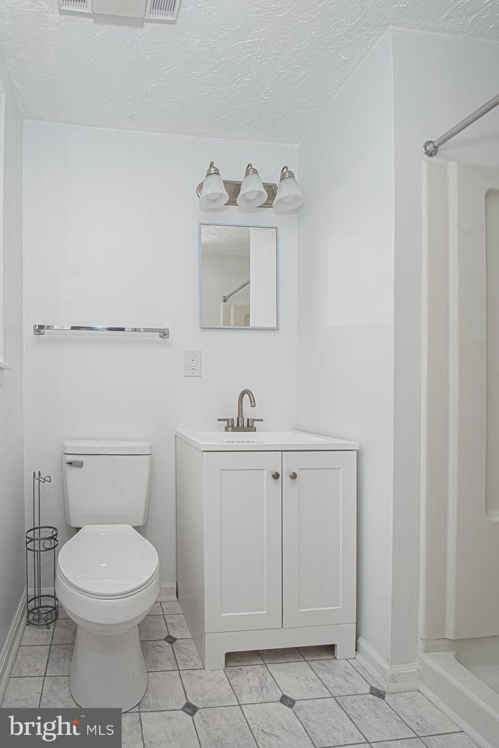 302 SUMMIT POINT DR, FRONT ROYAL, Virginia 22630, 3 Bedrooms Bedrooms, ,2 BathroomsBathrooms,Residential,For sale,302 SUMMIT POINT DR,VAWR2011942 MLS # VAWR2011942